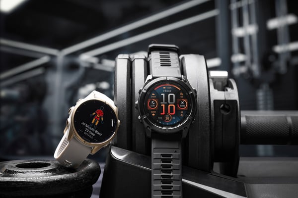 Latihan Kekuatan + Smartwatch Garmin: Pantau Reps & Beban Latihan Saat Angkat Dumbbell